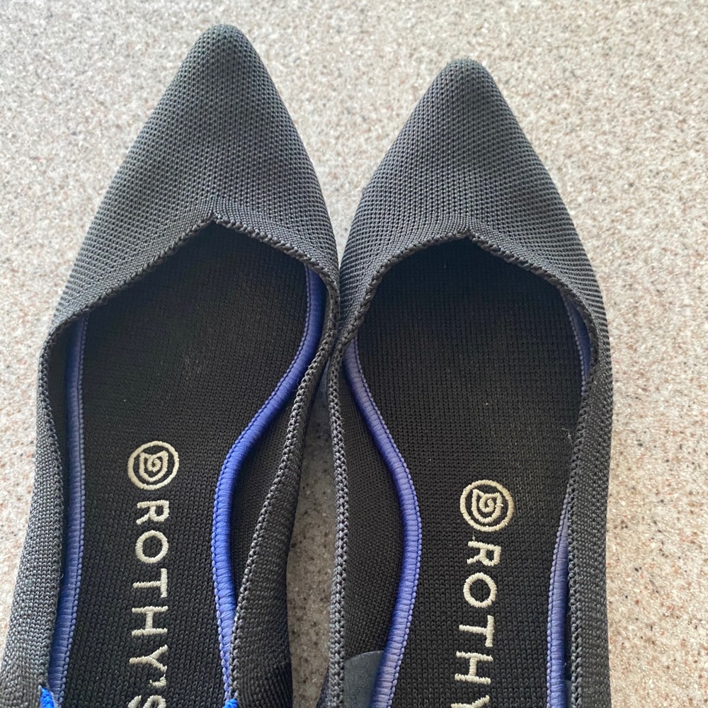 Rothys Black Point